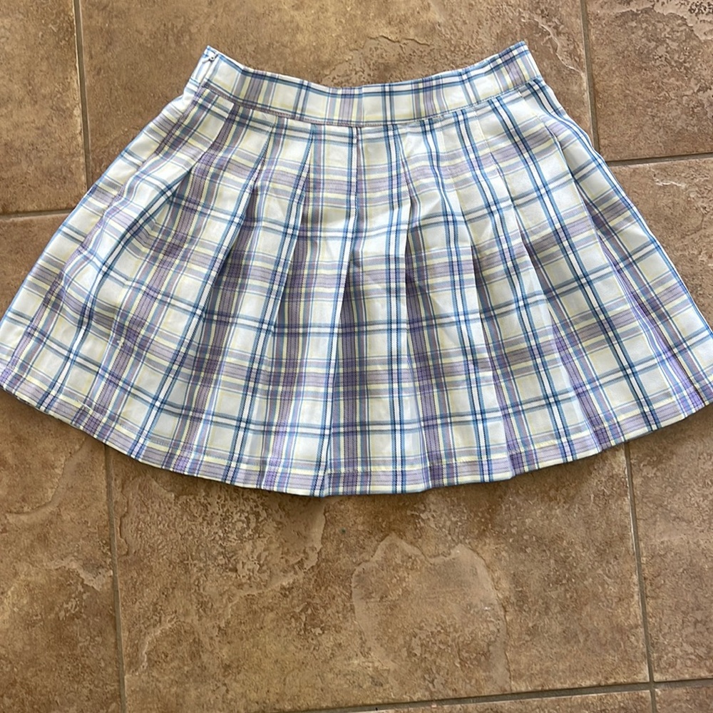 from shein size medium made of 100% polyester never worn
